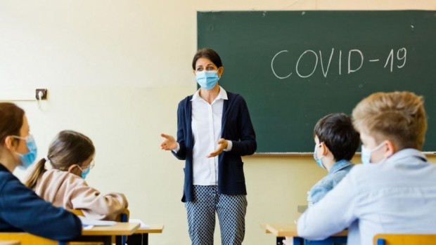 Kunchev: Wearing masks by teachers and students over the primary stage will become mandatory thumbnail